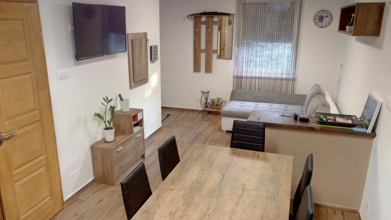 Golden Apartman โอโรชาซา ภายนอก รูปภาพ