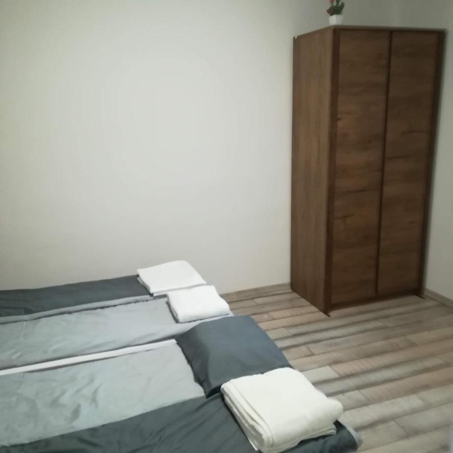 Golden Apartman โอโรชาซา ภายนอก รูปภาพ