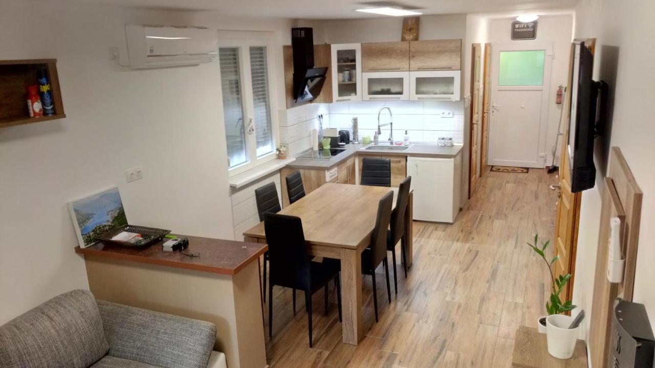 Golden Apartman โอโรชาซา ภายนอก รูปภาพ