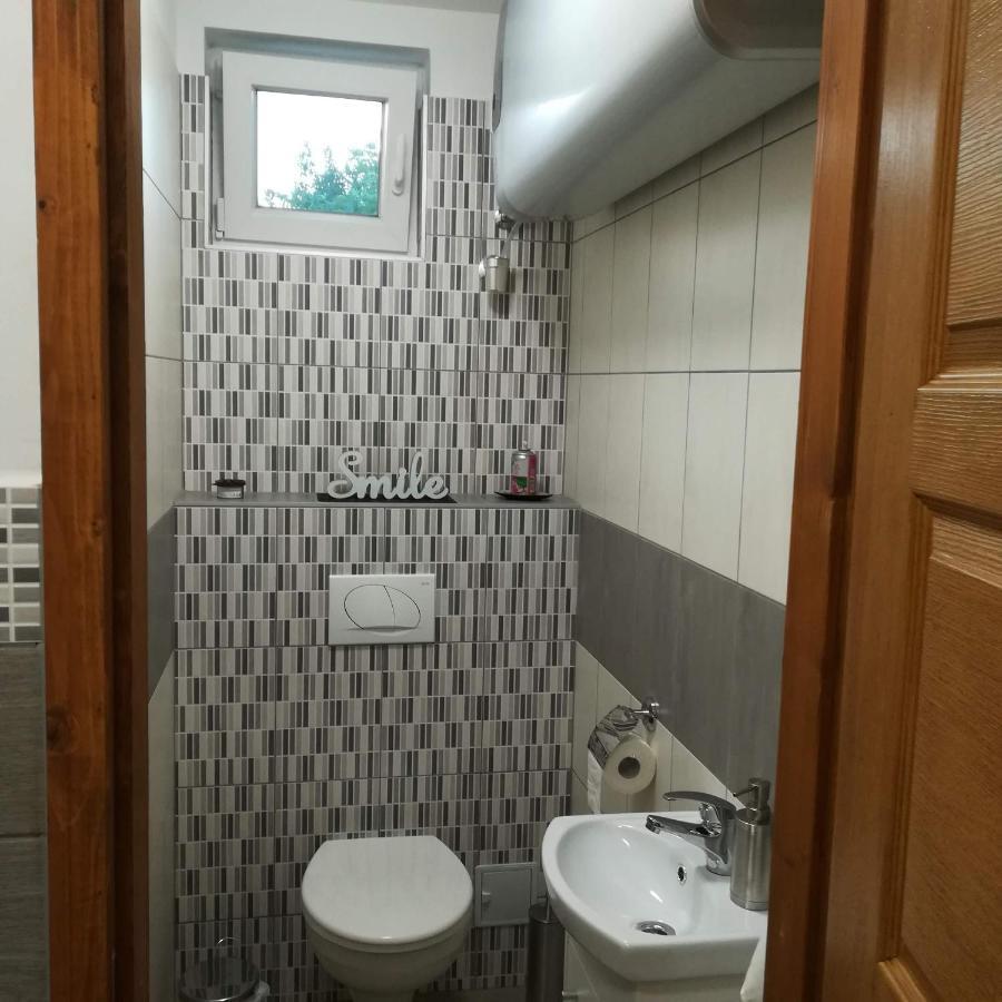 Golden Apartman โอโรชาซา ภายนอก รูปภาพ