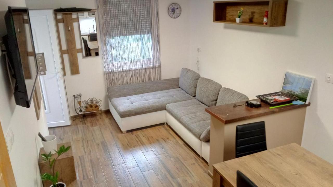 Golden Apartman โอโรชาซา ภายนอก รูปภาพ